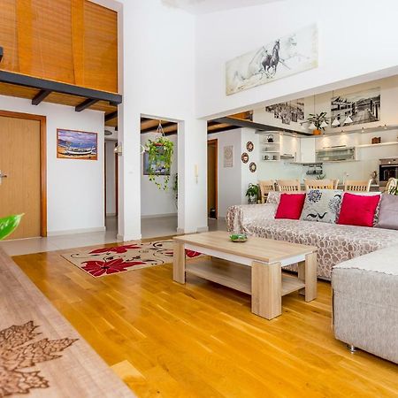 Urban Luxury Suites Juricevic Duce Exterior photo